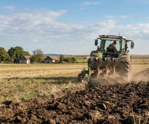 Se poate construi pe teren extravilan? Care sunt conditiile?